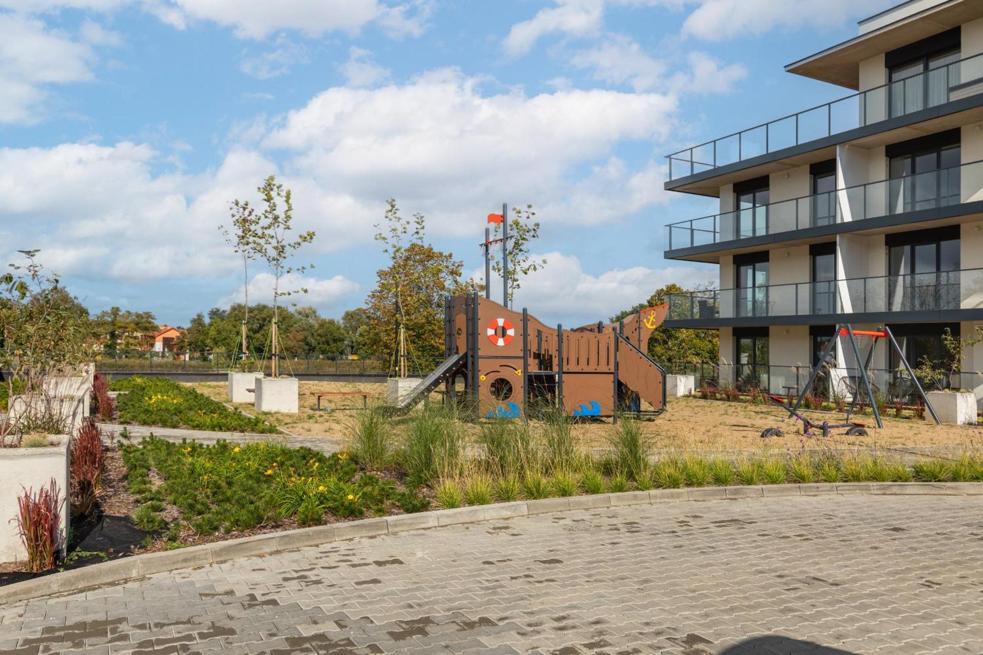 Dziwnow Luxurious Apartment No1 By The River By Renters Prestige Exteriör bild